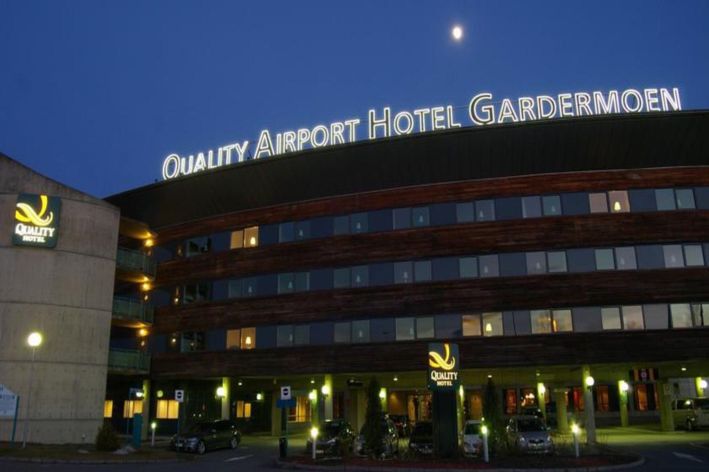Quality Airport 4*