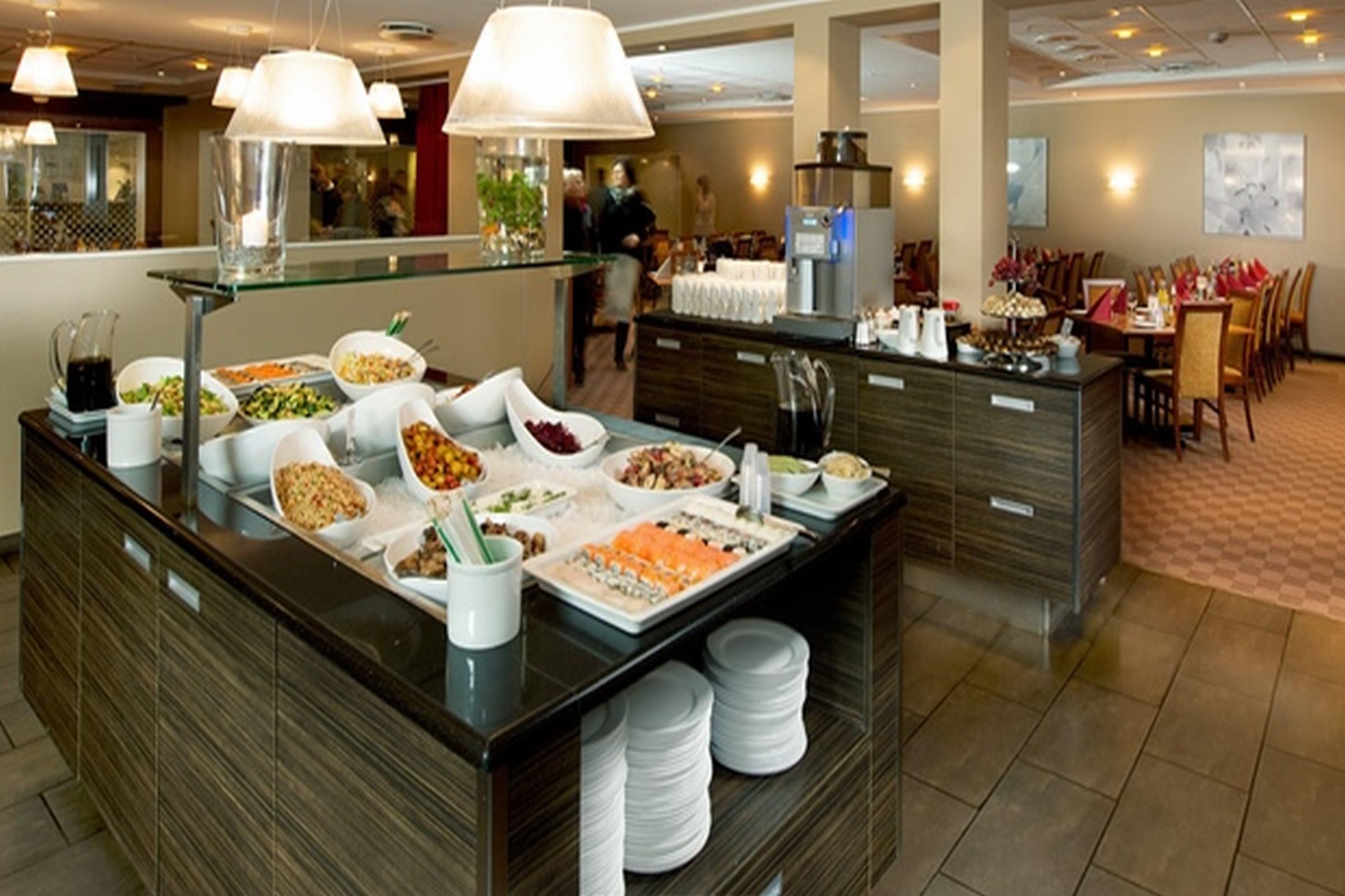 Quality Airport Hotel 4*