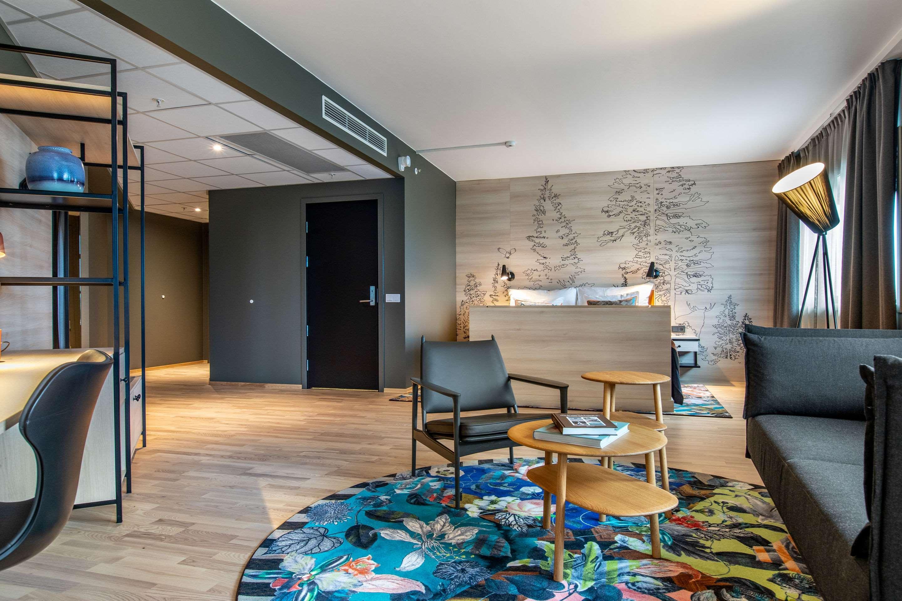 Hotel Quality Airport 4*